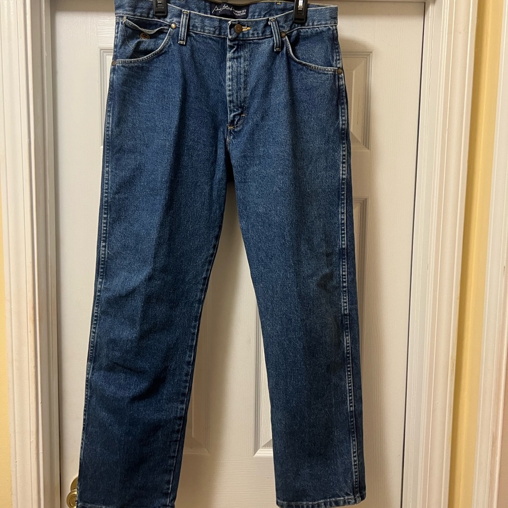 Wrangler Relaxed Fit Blue Jeans